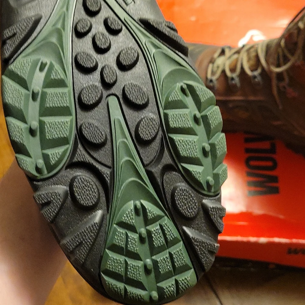 New Wolverine 9" Waterproof Boots - Picture 2 of 4